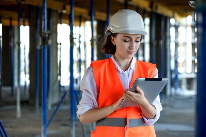 construction-concept-engineer-architect-working-construction-site-woman-with-tablet-construction-site-bureau-architecture-1